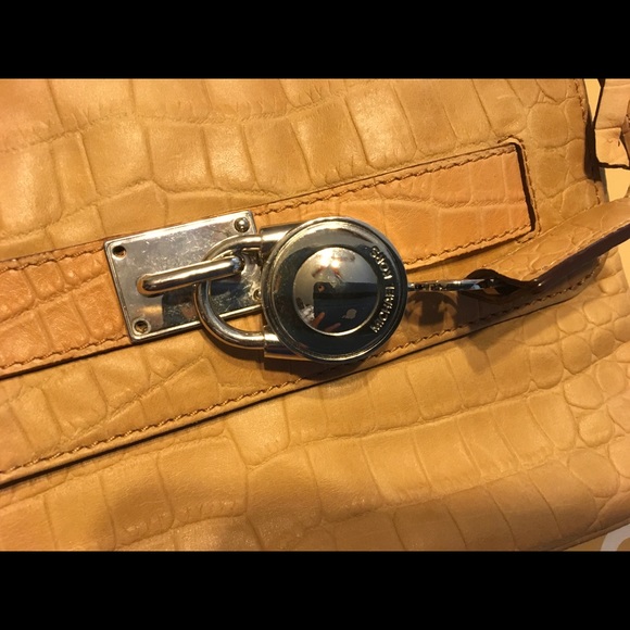 Michael Kors tanish/brown Leather Envelope Shoulder Bag - Picture 14 of 16
